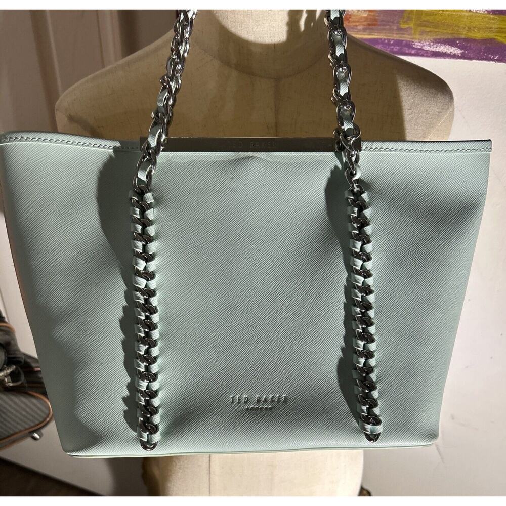 TED BAKER LONDON | CLOVER CHAIN SHOPPER